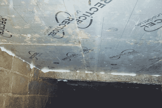 Betonvloer geïsoleerd met PIR platen Betonvloer geïsoleerd met PIR platen